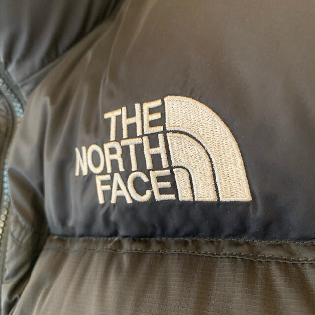 THE NORTH FACE(ザノースフェイス)の希少　ノースフェイス　ヌプシ　ブラック　700フィル ダウンM メンズのジャケット/アウター(ダウンジャケット)の商品写真