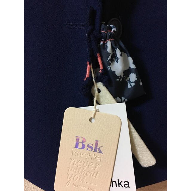 Bershka(ベルシュカ)のBershkaテーラードジャケット レディースのジャケット/アウター(テーラードジャケット)の商品写真