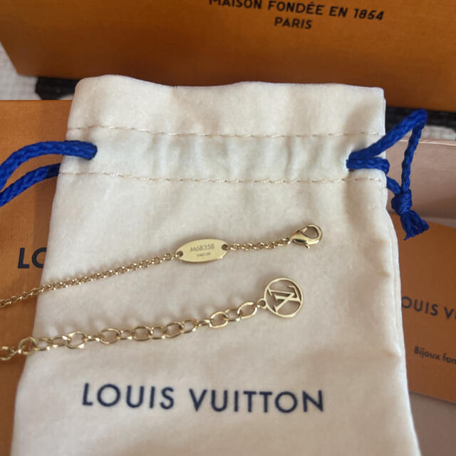 LOUIS VUITTON(ルイヴィトン)の値下げ早い者勝ち‼️コリエ・エセンシャルVペルル レディースのアクセサリー(ネックレス)の商品写真