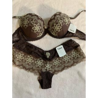 シモーヌペレール(Simone Perele)のAUBADEオーバドゥDOUCE HYPNOSE 75C/2(ブラ&ショーツセット)