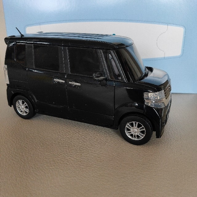 NBOX ミニカー ブラック エンタメ/ホビーのおもちゃ/ぬいぐるみ(ミニカー)の商品写真