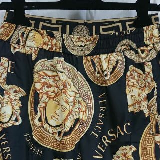 ヴェルサーチ(VERSACE)の羊顔メドゥーサ  ナイロンパンツ(その他)