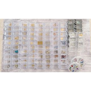 スワロフスキー(SWAROVSKI)のネイル　パーツset(ネイル用品)