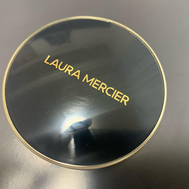 laura mercier(ローラメルシエ)のローラメルシエ フローレスルミエールラディアンスパーフェクティングクッション コスメ/美容のベースメイク/化粧品(ファンデーション)の商品写真