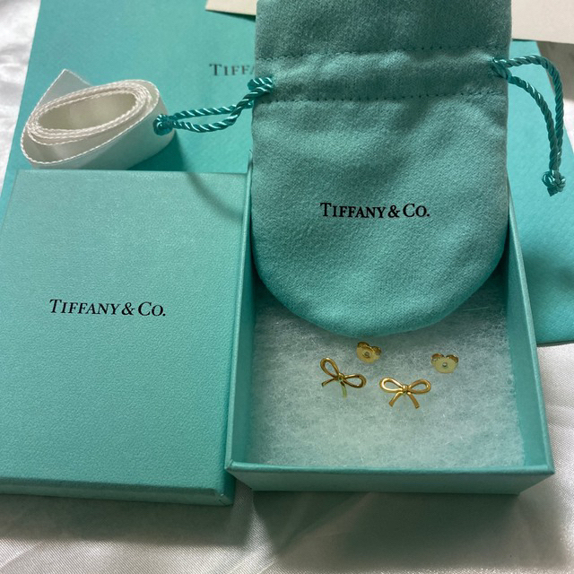 Tiffany & Co.(ティファニー)のティファニー　ピアス　イエローゴールド　K18 リボン　750 ボウピアス レディースのアクセサリー(ピアス)の商品写真