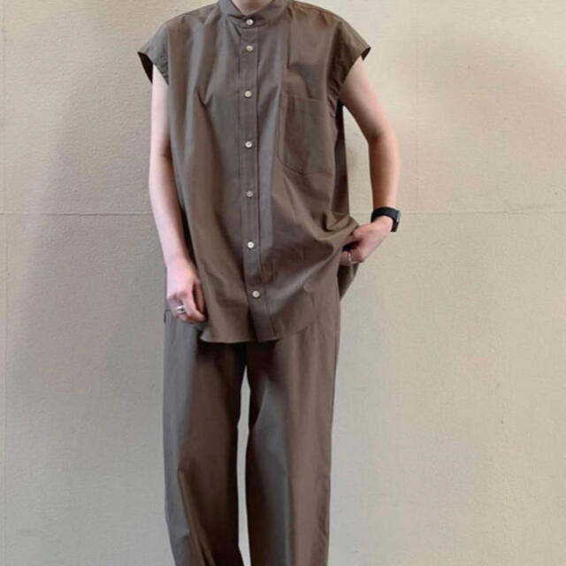 1LDK SELECT(ワンエルディーケーセレクト)のWASHED FINX TWILL SLEEVELESS SHIRTS レディースのトップス(シャツ/ブラウス(半袖/袖なし))の商品写真