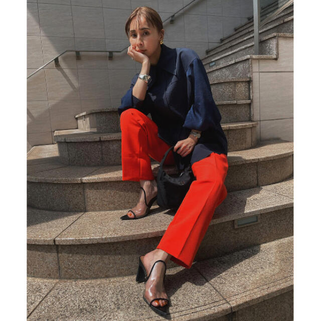 Ameri VINTAGE(アメリヴィンテージ)のAmeriVintage COLOR TAPERED TUCK PANTS レディースのパンツ(カジュアルパンツ)の商品写真