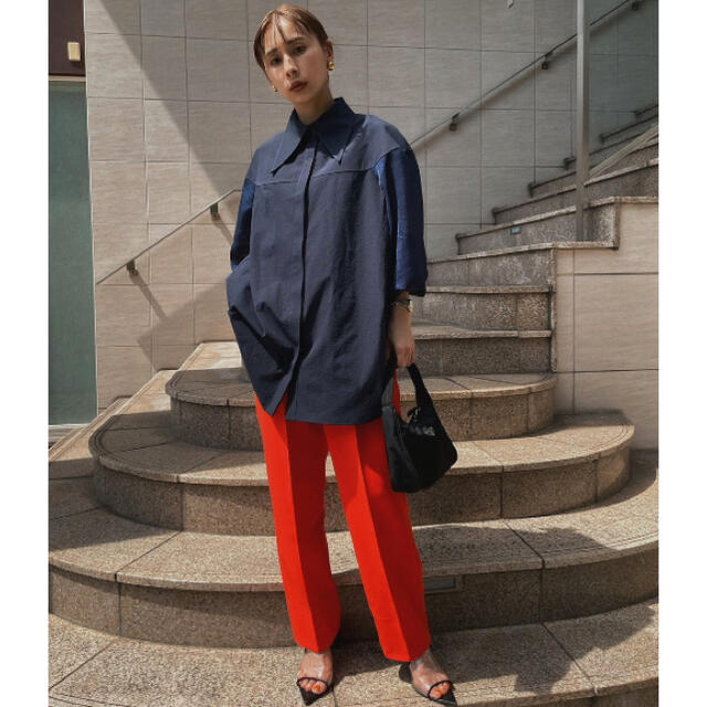 Ameri VINTAGE(アメリヴィンテージ)のAmeriVintage COLOR TAPERED TUCK PANTS レディースのパンツ(カジュアルパンツ)の商品写真