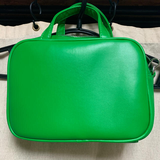 WEGO(ウィゴー)のWEGO ショルダーバック　ボストン風　緑　黒 レディースのバッグ(ショルダーバッグ)の商品写真