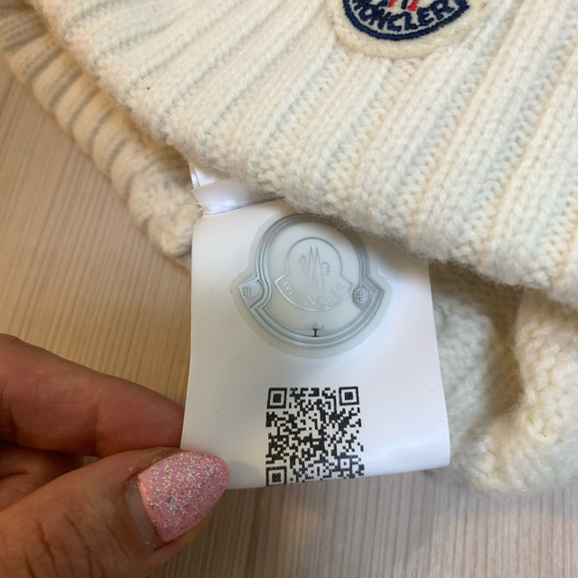 MONCLER(モンクレール)のモンクレール　MONCLER ニット帽 レディースの帽子(ニット帽/ビーニー)の商品写真