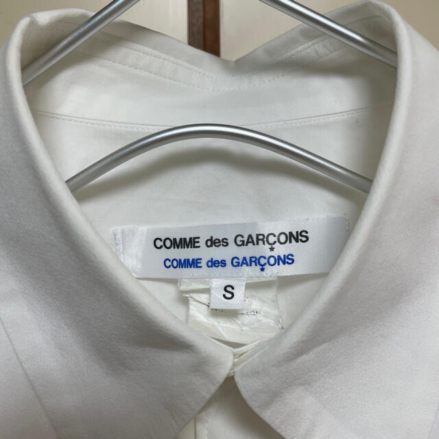 COMME des GARCONS(コムデギャルソン)のコムデギャルソン コムコム 長袖シャツ 白 S フランス製 レディースのトップス(シャツ/ブラウス(長袖/七分))の商品写真