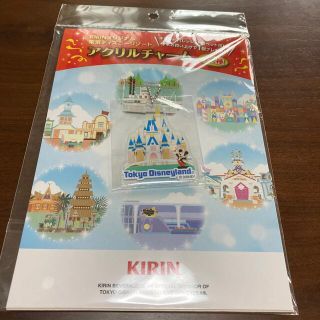 ディズニー(Disney)の【新品】キリンアクリルチャームミッキー(ノベルティグッズ)