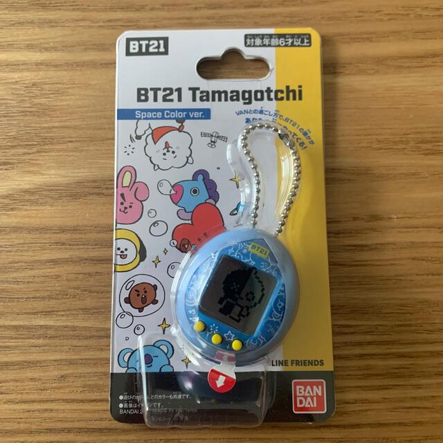 防弾少年団(BTS)(ボウダンショウネンダン)のBT21 たまごっち　BT21 Tamagotchi　Space Color v エンタメ/ホビーのゲームソフト/ゲーム機本体(その他)の商品写真