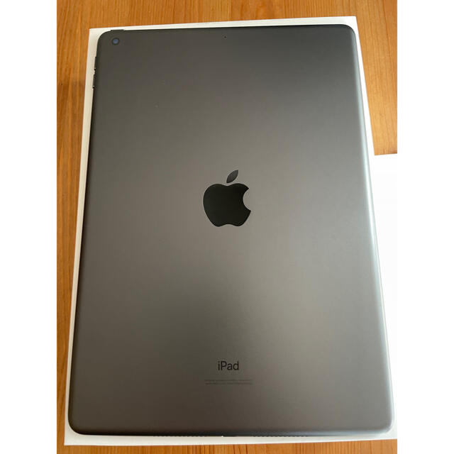 美品 iPad 第8世代 外箱あり 10.2 Retina 32GB Wi-Fi 【正規取扱店