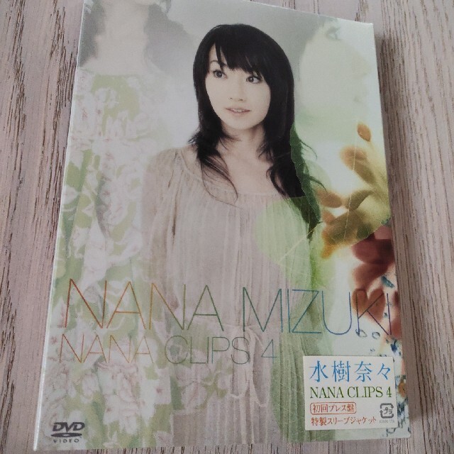 NANA　CLIPS　4 DVD エンタメ/ホビーのDVD/ブルーレイ(ミュージック)の商品写真