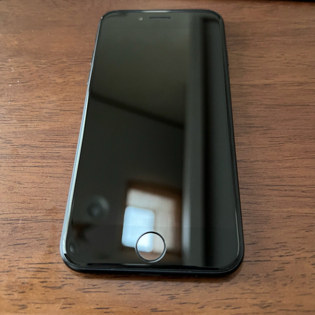 iPhone(アイフォーン)の【ケース付き】iPhone SE(第二世代)black 128GB スマホ/家電/カメラのスマートフォン/携帯電話(スマートフォン本体)の商品写真