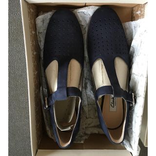 クラークス(Clarks)の【サイズ訂正しました　新品　自宅保管】クラークス　ネイビー　ストラップ　シューズ(ハイヒール/パンプス)