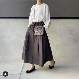 ムジルシリョウヒン(MUJI (無印良品))の無印　ストレッチ高密度織りタックスカート　婦人ＸＳ～Ｓ・ダークグレー(ロングスカート)