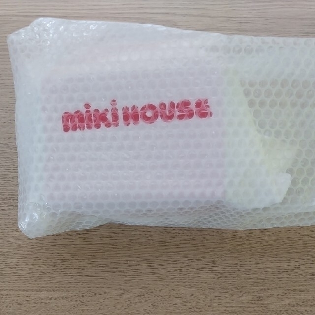 mikihouse(ミキハウス)の新品　ミキハウス　プレシューズ　12㎝　靴　赤　日本製　出産祝い　ギフトセット キッズ/ベビー/マタニティのベビー靴/シューズ(~14cm)(スニーカー)の商品写真