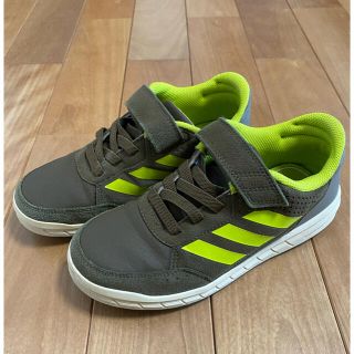 アディダス(adidas)のadidasスニーカー 21cm 【他商品とセットでお値引き】(スニーカー)