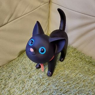 黒猫の貯金箱(SF/ファンタジー/ホラー)