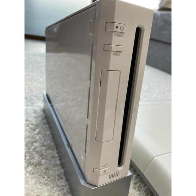 Wii(ウィー)のWii  エンタメ/ホビーのゲームソフト/ゲーム機本体(家庭用ゲーム機本体)の商品写真