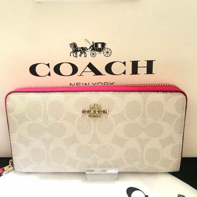 日本限定 新品、未使用COACHコーチ長財布シグネチャーラウンド