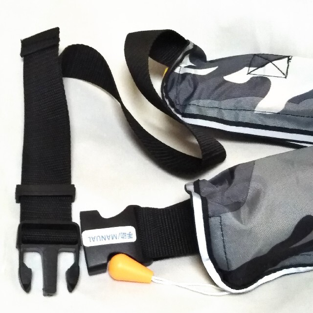 ライフジャケット　手動式　自動膨張　インフレータブル　腰 ベルトタイプ　釣り スポーツ/アウトドアのフィッシング(ウエア)の商品写真