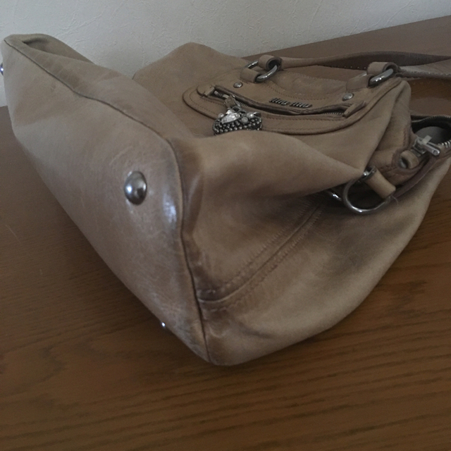 miumiu(ミュウミュウ)の定価16万ミュウミュウベージュバック♡ レディースのバッグ(ハンドバッグ)の商品写真
