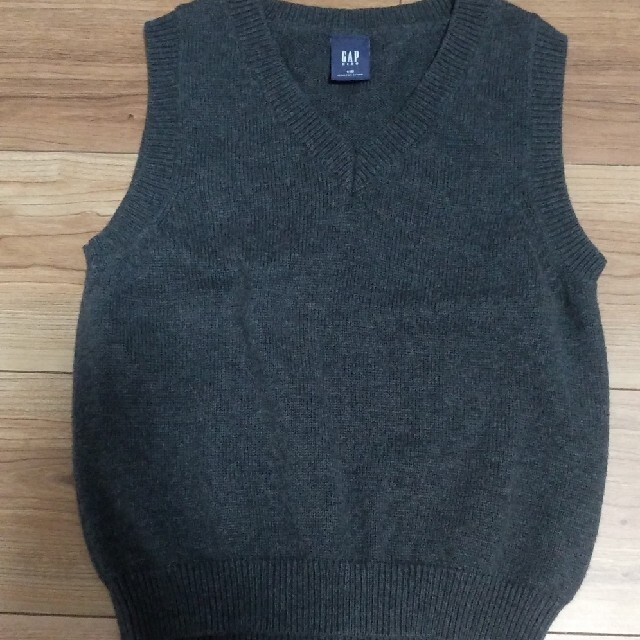 GAP Kids(ギャップキッズ)のGAP Kids　ベスト　110 キッズ/ベビー/マタニティのキッズ服男の子用(90cm~)(ジャケット/上着)の商品写真