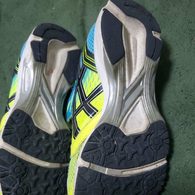 asics(アシックス)のアシックス　ASICS２３cm キッズ/ベビー/マタニティのキッズ靴/シューズ(15cm~)(スニーカー)の商品写真