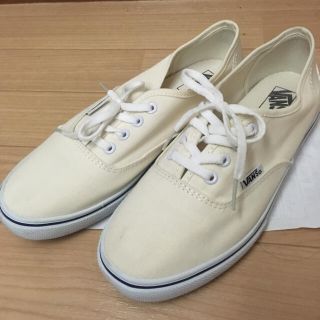 ヴァンズ(VANS)のvans バンズ　オーセンティック　23.5(スニーカー)