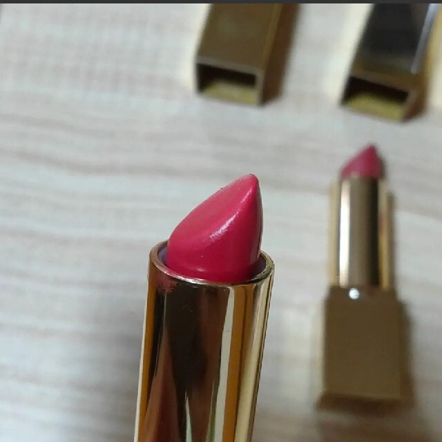 Estee Lauder(エスティローダー)のエスティ ローダー 　ピュアカラーエンヴィ　リップスティック コスメ/美容のベースメイク/化粧品(口紅)の商品写真