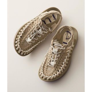 キーン(KEEN)の別注モデル【KEEN】UNEEK /emmi(サンダル)