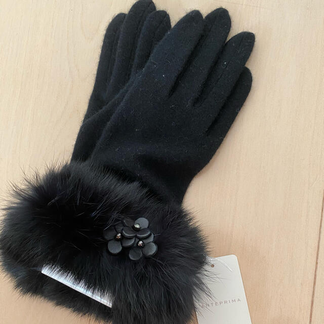 ANTEPRIMA(アンテプリマ)のアンテプリマ　手袋　ラビットファー レディースのファッション小物(手袋)の商品写真