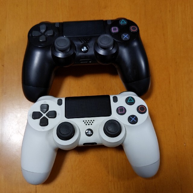 PlayStation4(プレイステーション4)のプレステ4コントローラージャンク品 エンタメ/ホビーのゲームソフト/ゲーム機本体(その他)の商品写真