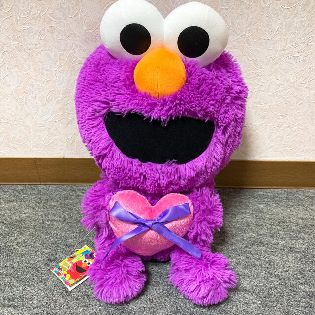 SESAME STREET(セサミストリート)のセサミストリート　キャンディファニーリボンハート　BIGぬいぐるみ エンタメ/ホビーのおもちゃ/ぬいぐるみ(ぬいぐるみ)の商品写真