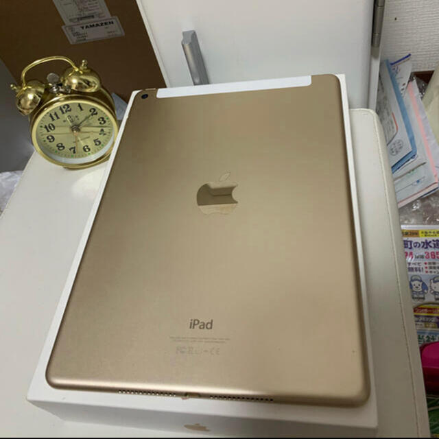 iPad(アイパッド)の❣️訳美品　iPad Air2 16GB セルラードコモ　アイパッド　エア2世代 スマホ/家電/カメラのPC/タブレット(タブレット)の商品写真