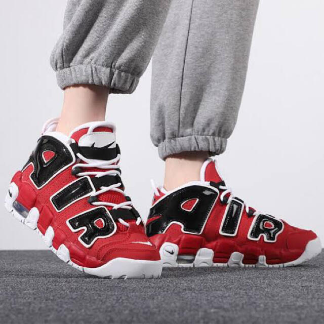 NIKE(ナイキ)の美品! NIKE AIR MORE UPTEMPO 25cm バーシティレッド レディースの靴/シューズ(スニーカー)の商品写真