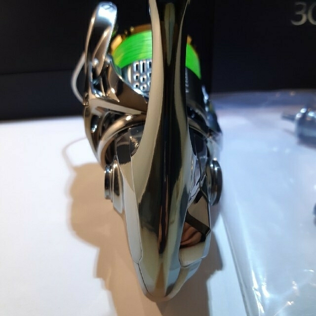 SHIMANO(シマノ)のシマノ18ステラ3000MHG スポーツ/アウトドアのフィッシング(リール)の商品写真