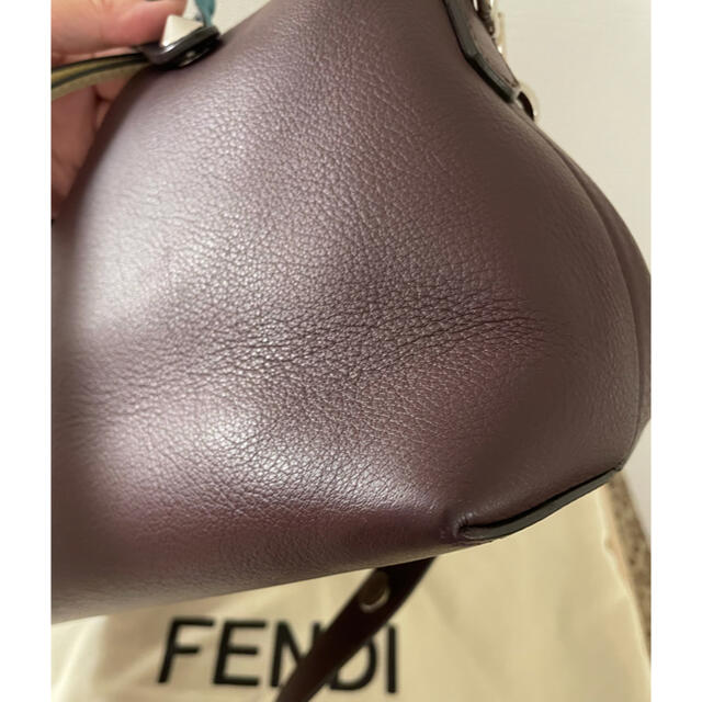 FENDI(フェンディ)の正規品　FENDI フェンディ　バイザウェイ　ミディアム レディースのバッグ(ショルダーバッグ)の商品写真