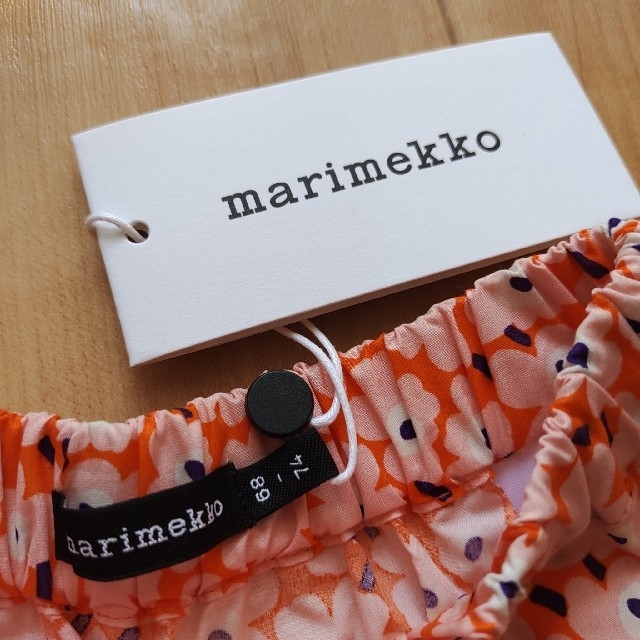 marimekko(マリメッコ)の【新品・タグ付】マリメッコ キッズ 花柄 スカート ウニッコ キッズ/ベビー/マタニティのベビー服(~85cm)(スカート)の商品写真