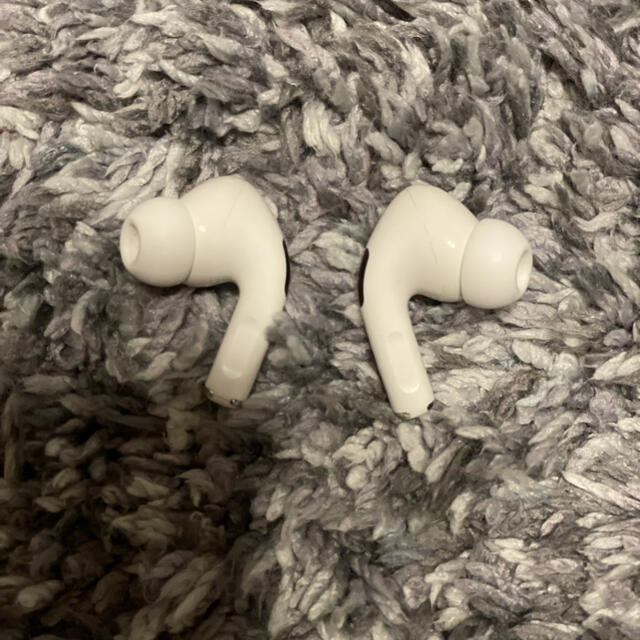 Apple(アップル)のAirPods Pro 確実国内正規品 スマホ/家電/カメラのオーディオ機器(ヘッドフォン/イヤフォン)の商品写真