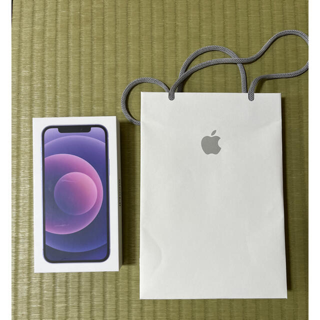 Apple(アップル)のiphone12 パープル 128GB Apple Store購入SIMフリー スマホ/家電/カメラのスマートフォン/携帯電話(スマートフォン本体)の商品写真