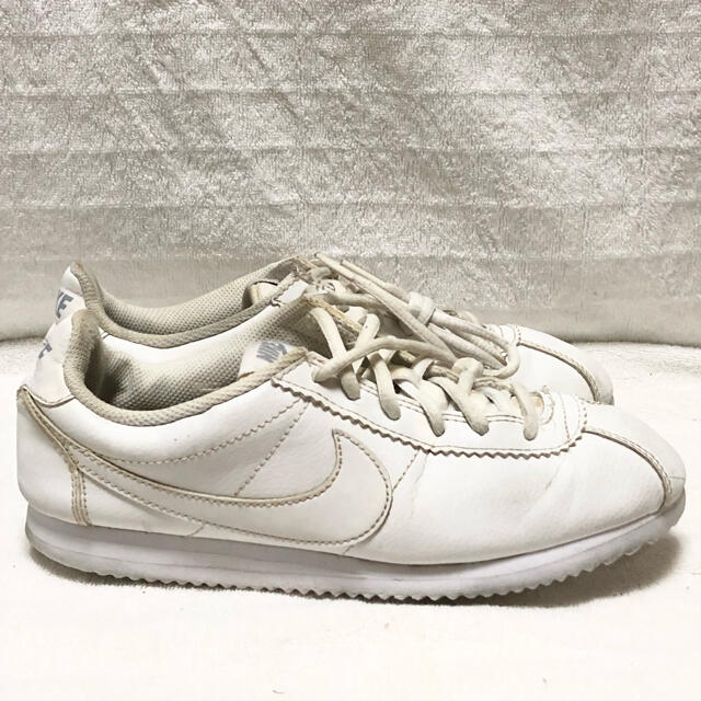 NIKE(ナイキ)のNIKE ナイキ Cortez コルテッツ 749502-100 23.5cm レディースの靴/シューズ(スニーカー)の商品写真