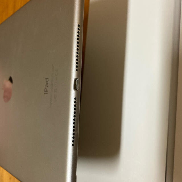 iPad Air2 Wi-Fiセルラーモデル 64GB シルバー (ドコモ版) - 3