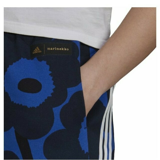 marimekko(マリメッコ)のアディダス　adidas × marimekko スウェット ズボン　パンツ　青 レディースのパンツ(カジュアルパンツ)の商品写真