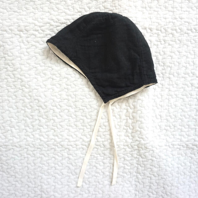 bacabuche ボンネット　ブラック キッズ/ベビー/マタニティのこども用ファッション小物(帽子)の商品写真
