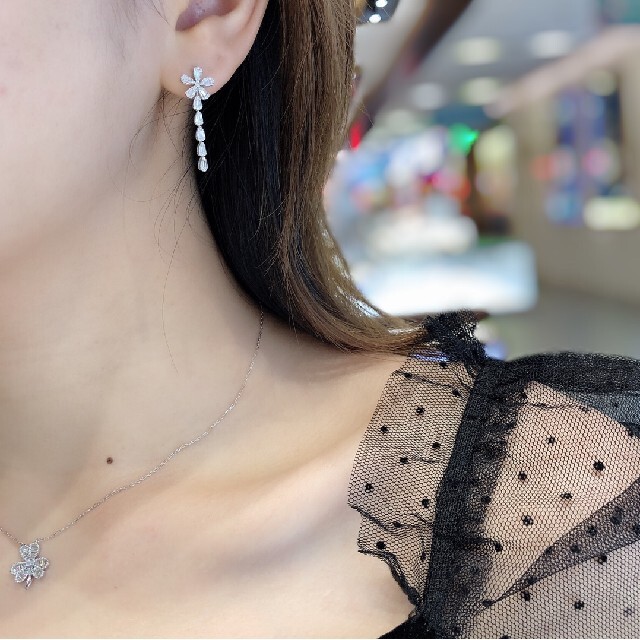 天然ダイヤモンドピアス0.72ct k18 drt.com.mx