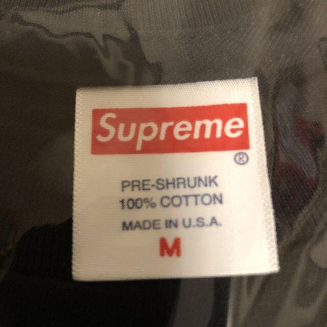 Supreme(シュプリーム)のSupreme Kaws Chalk Logo Tee Black メンズのトップス(Tシャツ/カットソー(半袖/袖なし))の商品写真